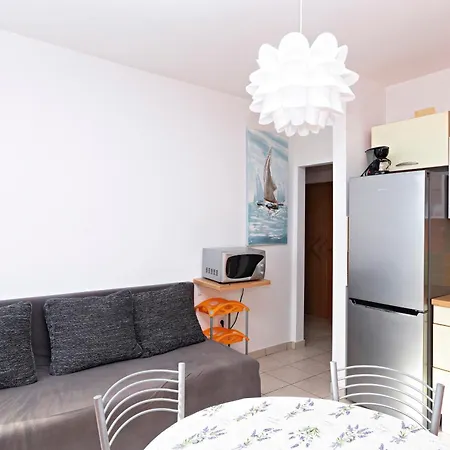 With Parking Space Solaris, - 23541 * Szybenik