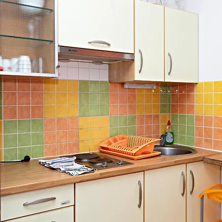 With Parking Space Solaris, - 23541 * Szybenik