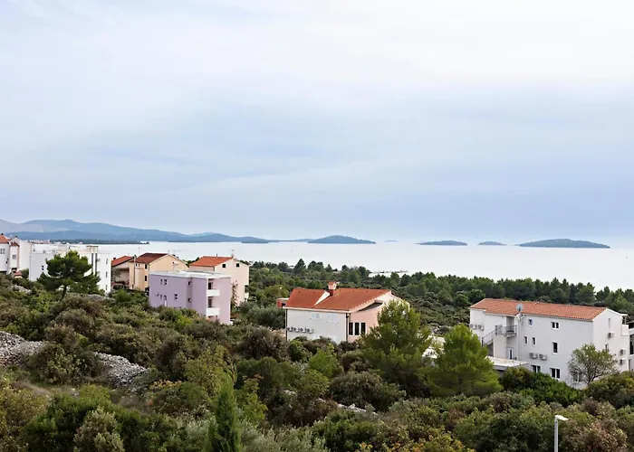 With Parking Space Solaris, - 23541